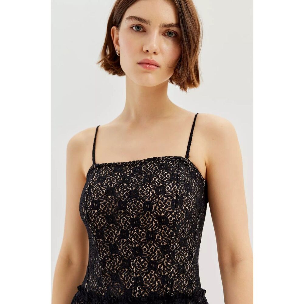 NWT Urban Outfitters Lucy Lace Maxi Dress- M - Picture 4 of 14